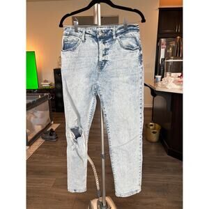 28 Kancan Signature Jeans (see flaw)